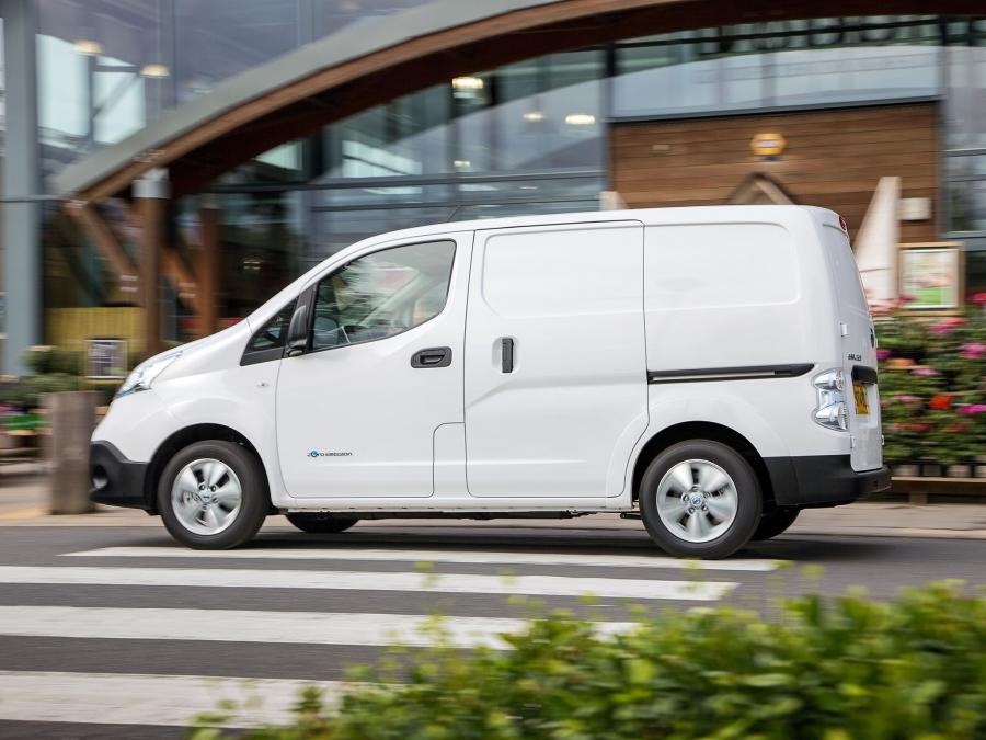  Nissan e-NV200 Van 2014 года  (UK) (фото 11 из 30)
